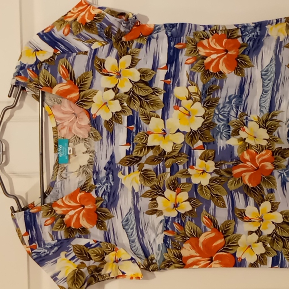 Kona Malia Hawaiian dress XL but runs small - Picture 2 of 6